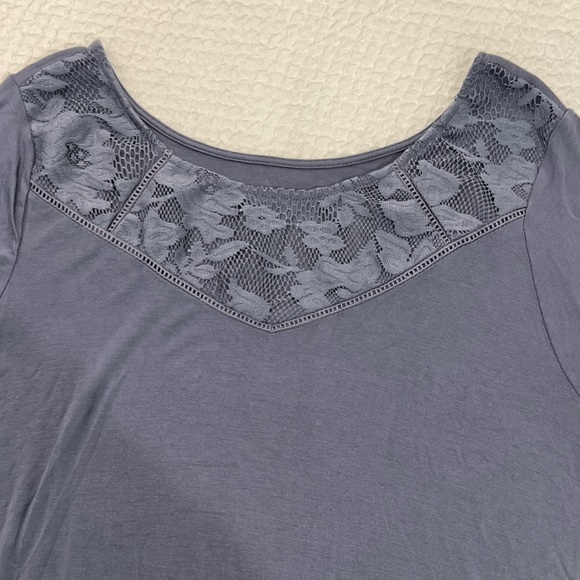 Lane Bryant Tops - LANE BRYANT women’s Gray Floral Crochet collar Size 14/16 Casual Wear